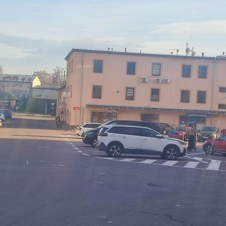 זנוימו Apartmany Pod Divadlem מראה חיצוני תמונה