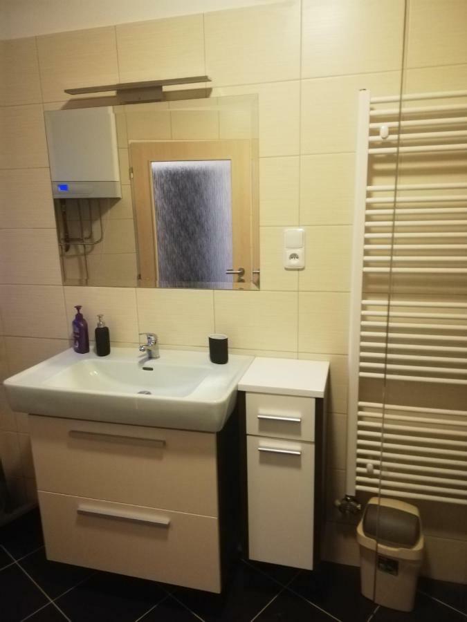 זנוימו Apartmany Pod Divadlem מראה חיצוני תמונה