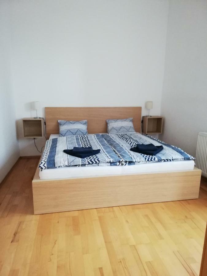 זנוימו Apartmany Pod Divadlem מראה חיצוני תמונה
