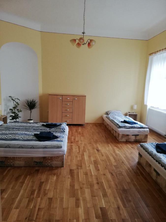 זנוימו Apartmany Pod Divadlem מראה חיצוני תמונה