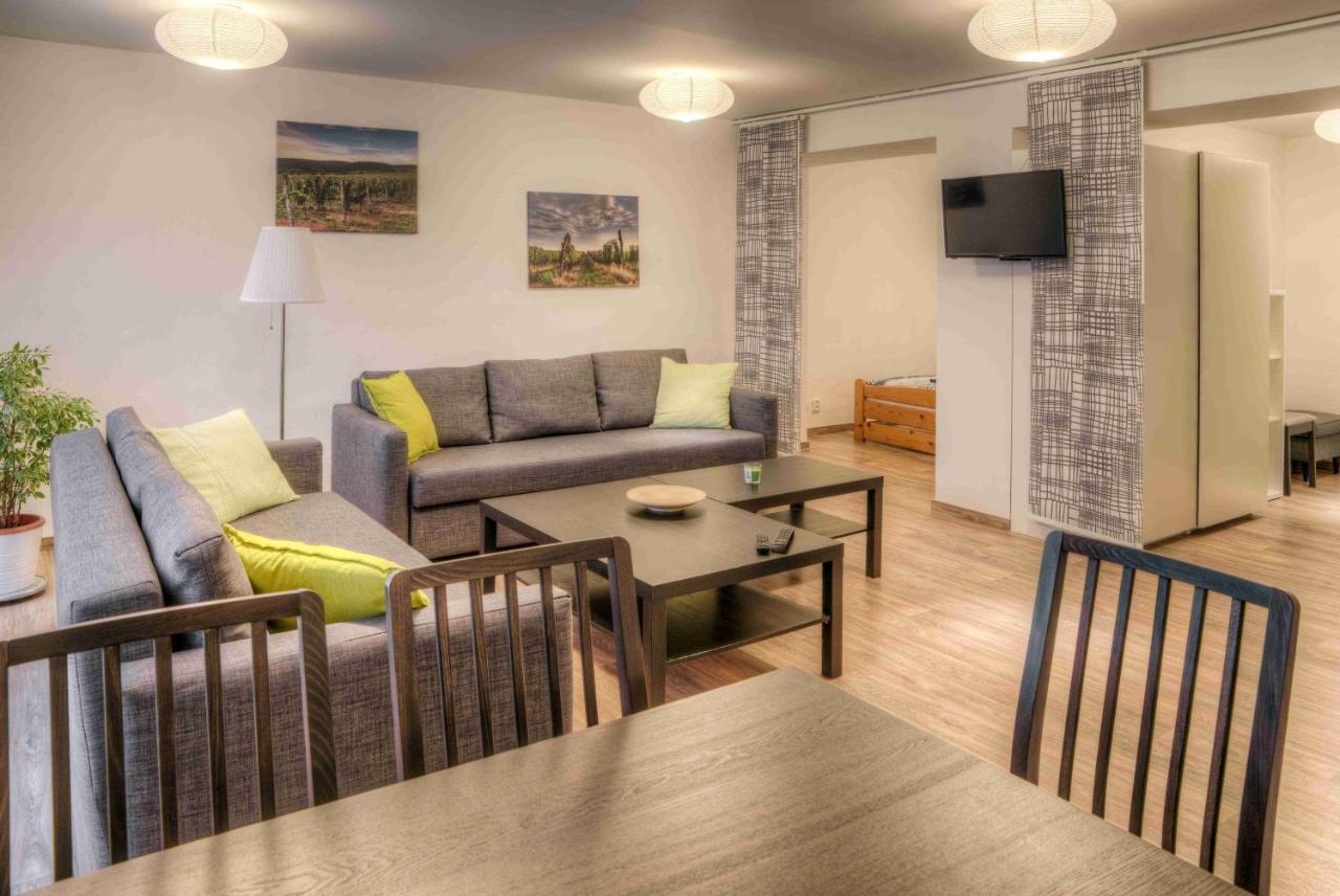 זנוימו Apartmany Pod Divadlem מראה חיצוני תמונה